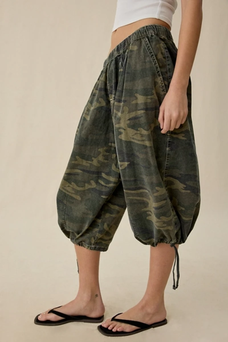 BDG Bobbi Cropped Baggy Pull-On Pants