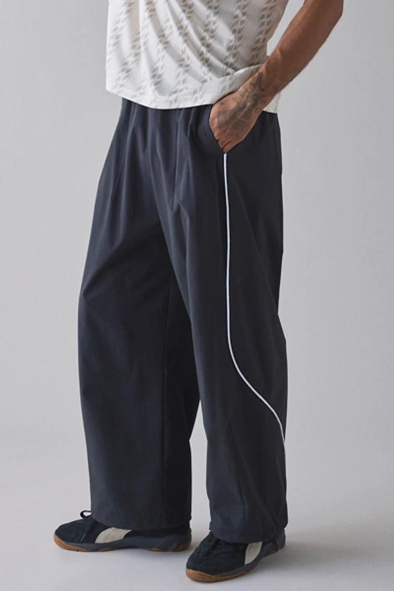 UO Retro Relaxed Wind Pant