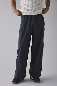 UO Retro Relaxed Wind Pant