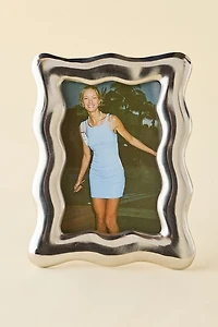 Wavy 5” X 7” Aluminum Picture Frame