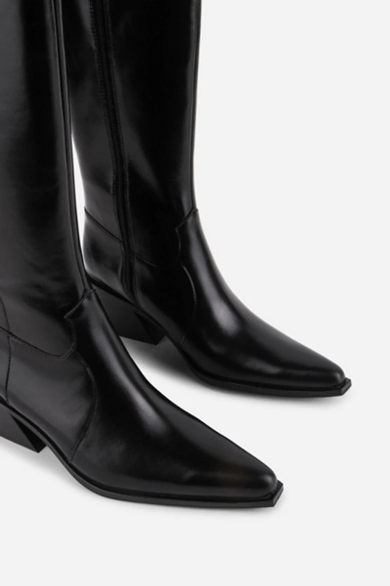 Intentionally Blank Halo Boot