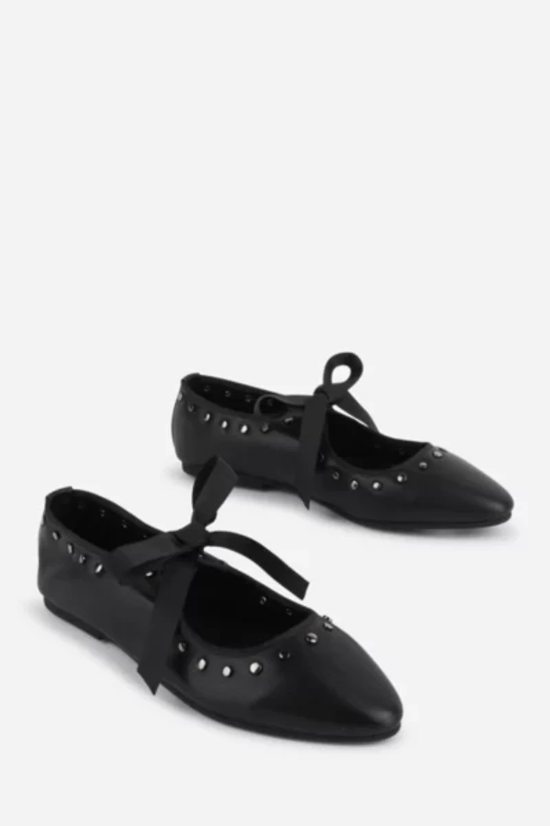Intentionally Blank Peak Leather Ballet Flat