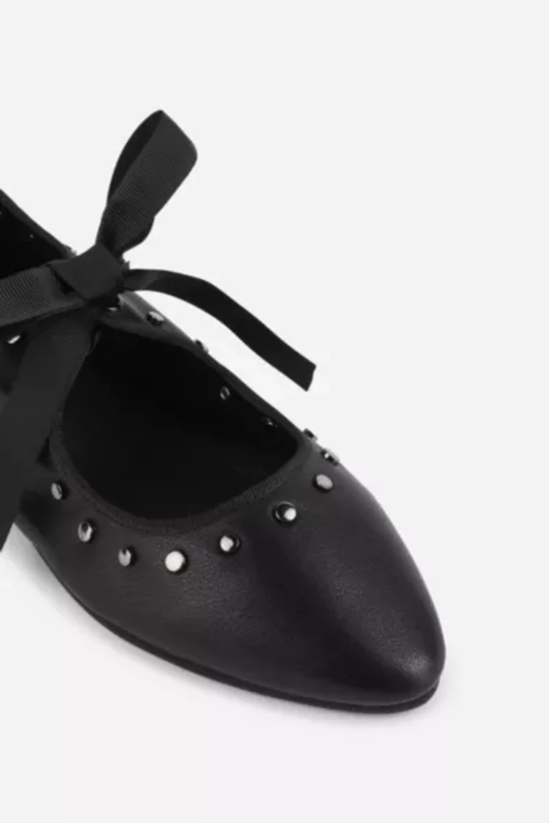 Intentionally Blank Peak Leather Ballet Flat