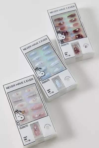 Never Have I Ever X Peanuts Snoopy Press-On Nail Set