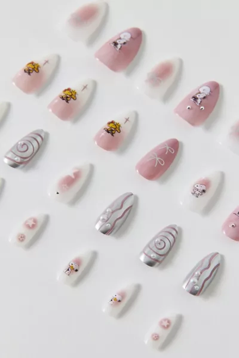 Never Have I Ever X Peanuts Snoopy Press-On Nail Set
