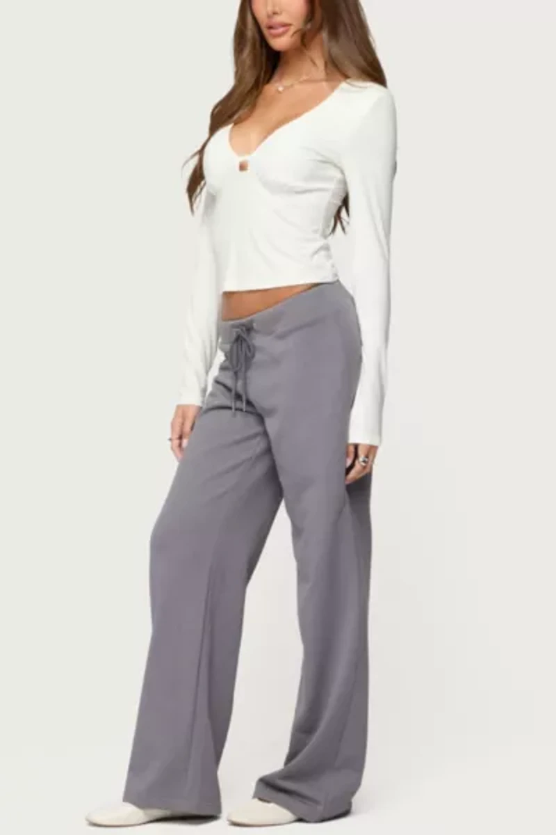 Edikted Lovisa V Neck Long Sleeve Top