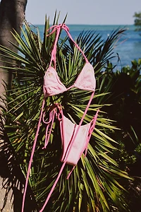 Frankies Bikinis Divine Strawberry Lemonade Skimpy Bikini Bottoms