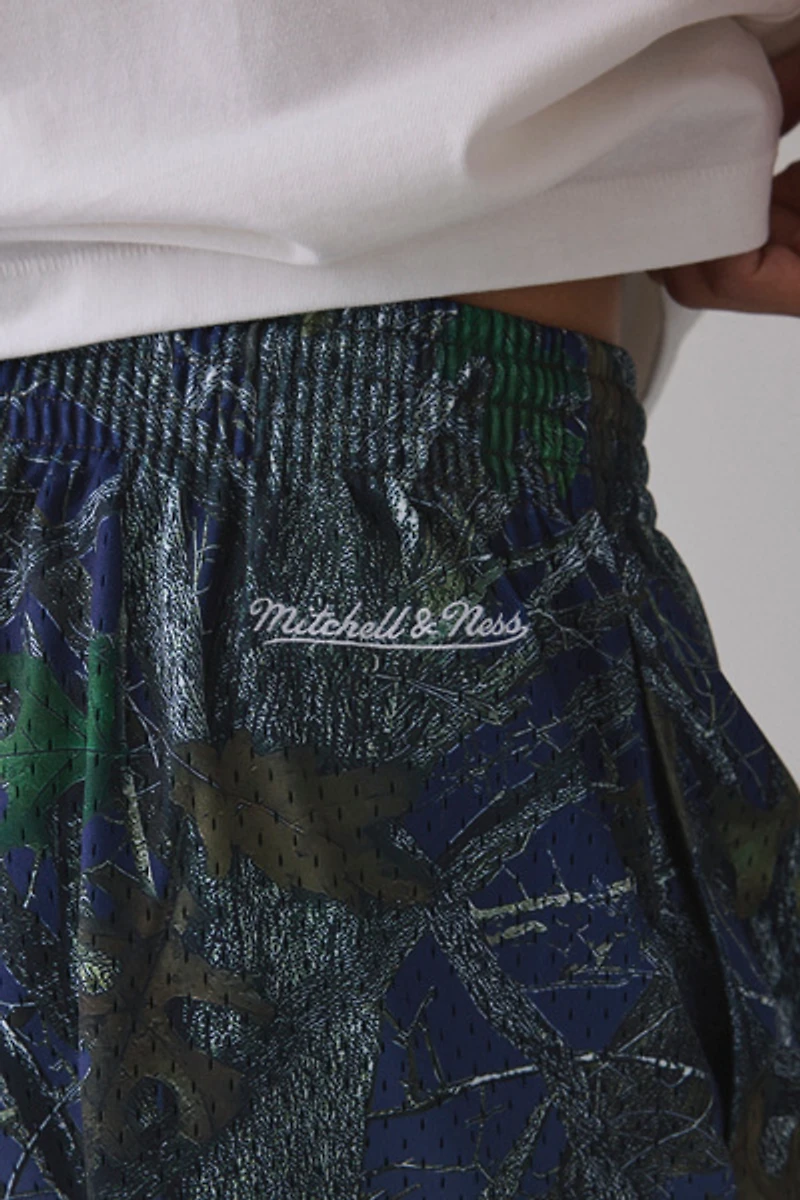 Mitchell & Ness Quiet Blaze MLB New York Yankees Logo Camo Shorts