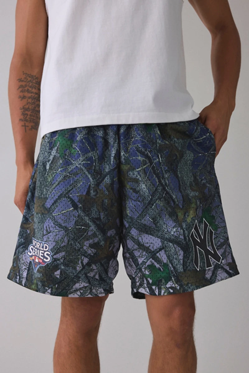 Mitchell & Ness Quiet Blaze MLB New York Yankees Logo Camo Shorts