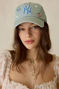 Mitchell & Ness MLB New York Yankees Floral Dad Hat