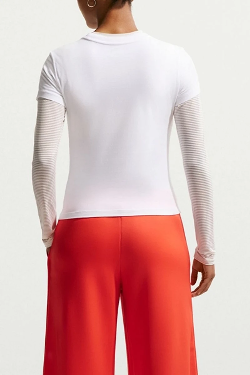 Nike Sportswear Chill Knit Kiss My Airs Graphic Cropped Tee