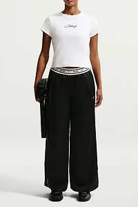 Nike Sportswear Just Do It Graphic Slim Mod-Cropped Tee