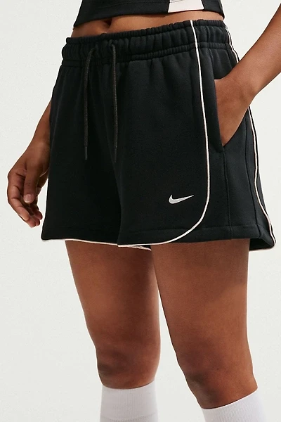 Nike Sportswear Loose Mid-Rise 3" Fleece Shorts