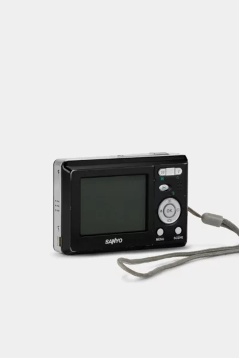 Sanyo VPC-S750 Digital Point and Shoot Camera