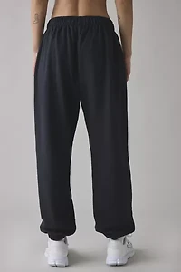 Nike Sportswear Club Fleece Mid-Rise Oversized Sweatpant