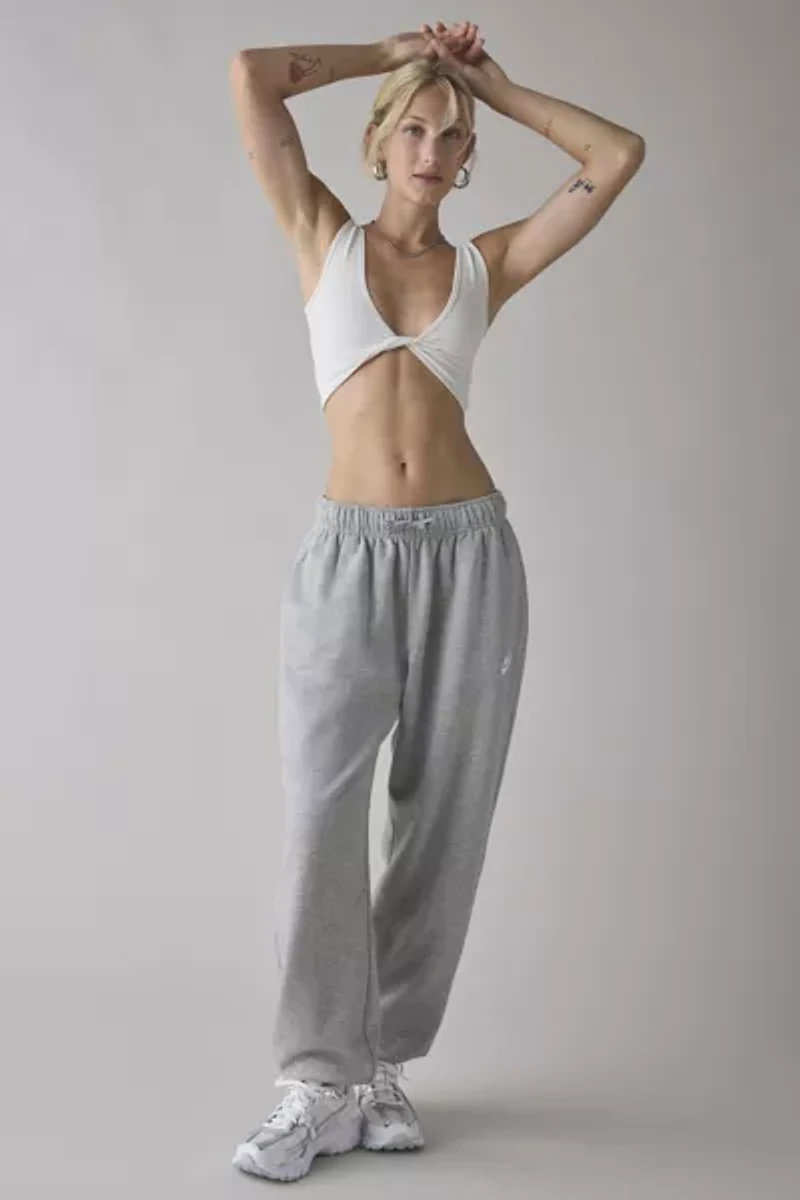 Nike Sportswear Club Fleece Mid-Rise Oversized Sweatpant