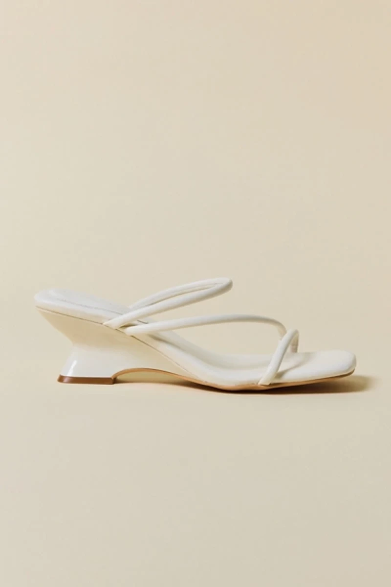 Azalea Wang Genna Wedge Sandal