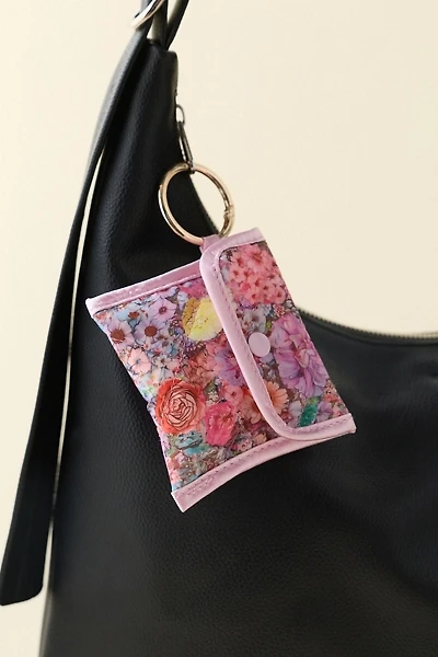 UO Puffy Quilted Earbud Case