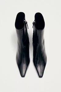 ALOHAS Ambar Leather Ankle Boots