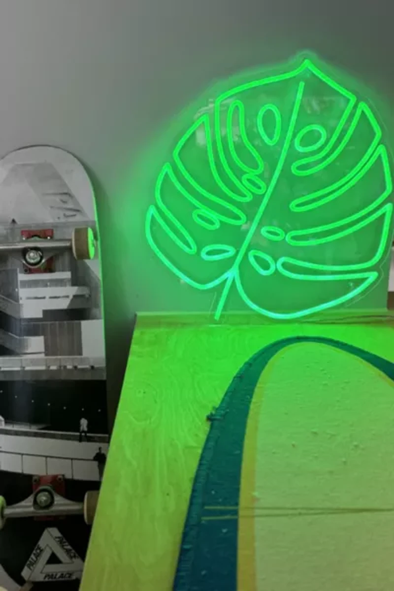 Echo Neon Monstera Leaf Neon Sign