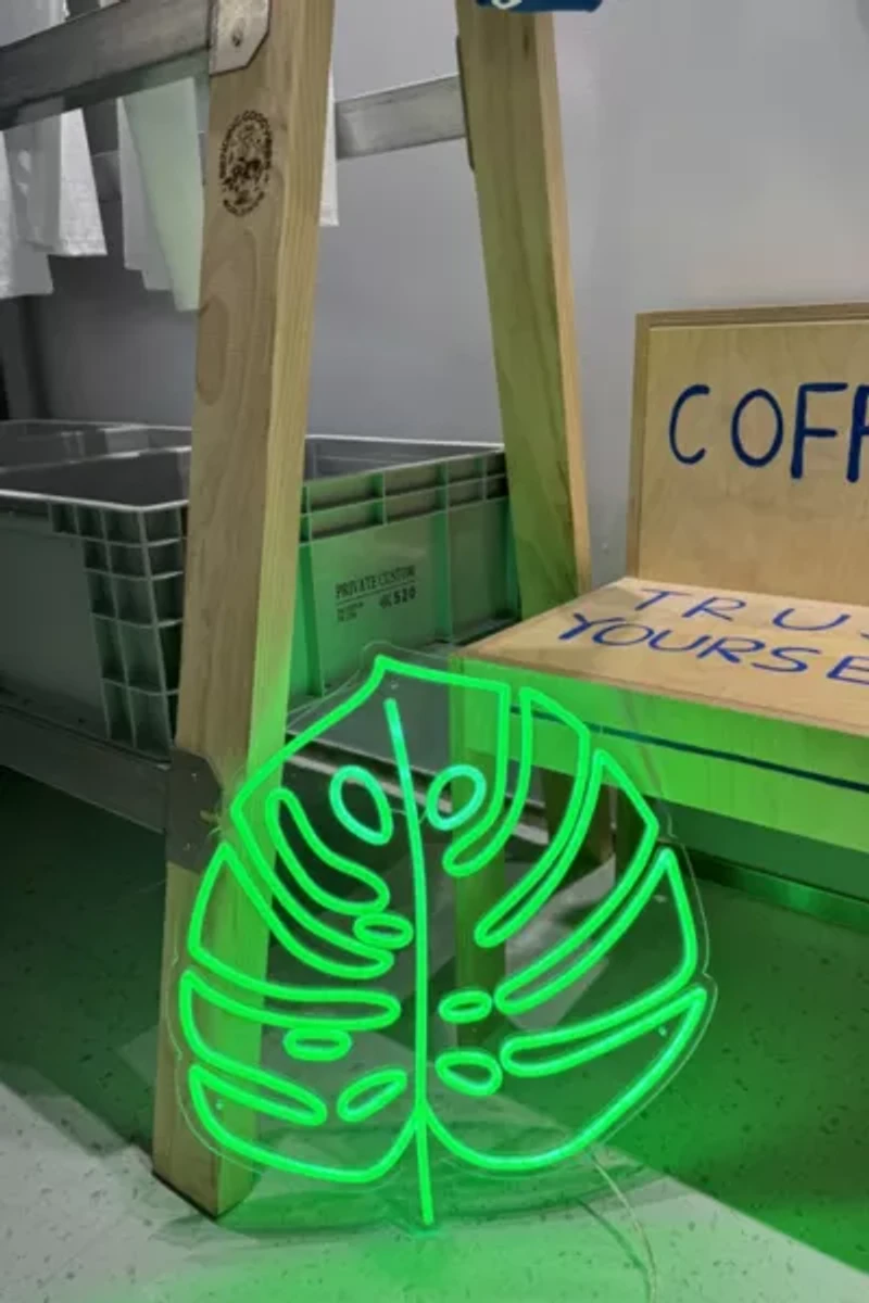 Echo Neon Monstera Leaf Neon Sign