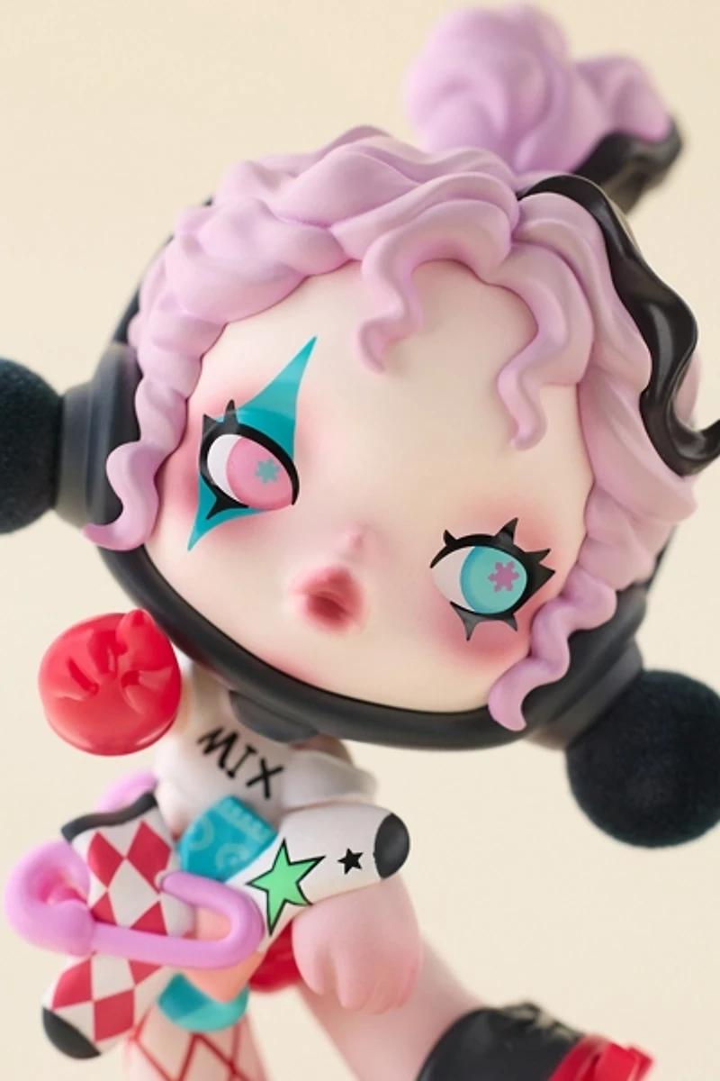 POP MART SKULLPANDA The Stocking Surprise Figure