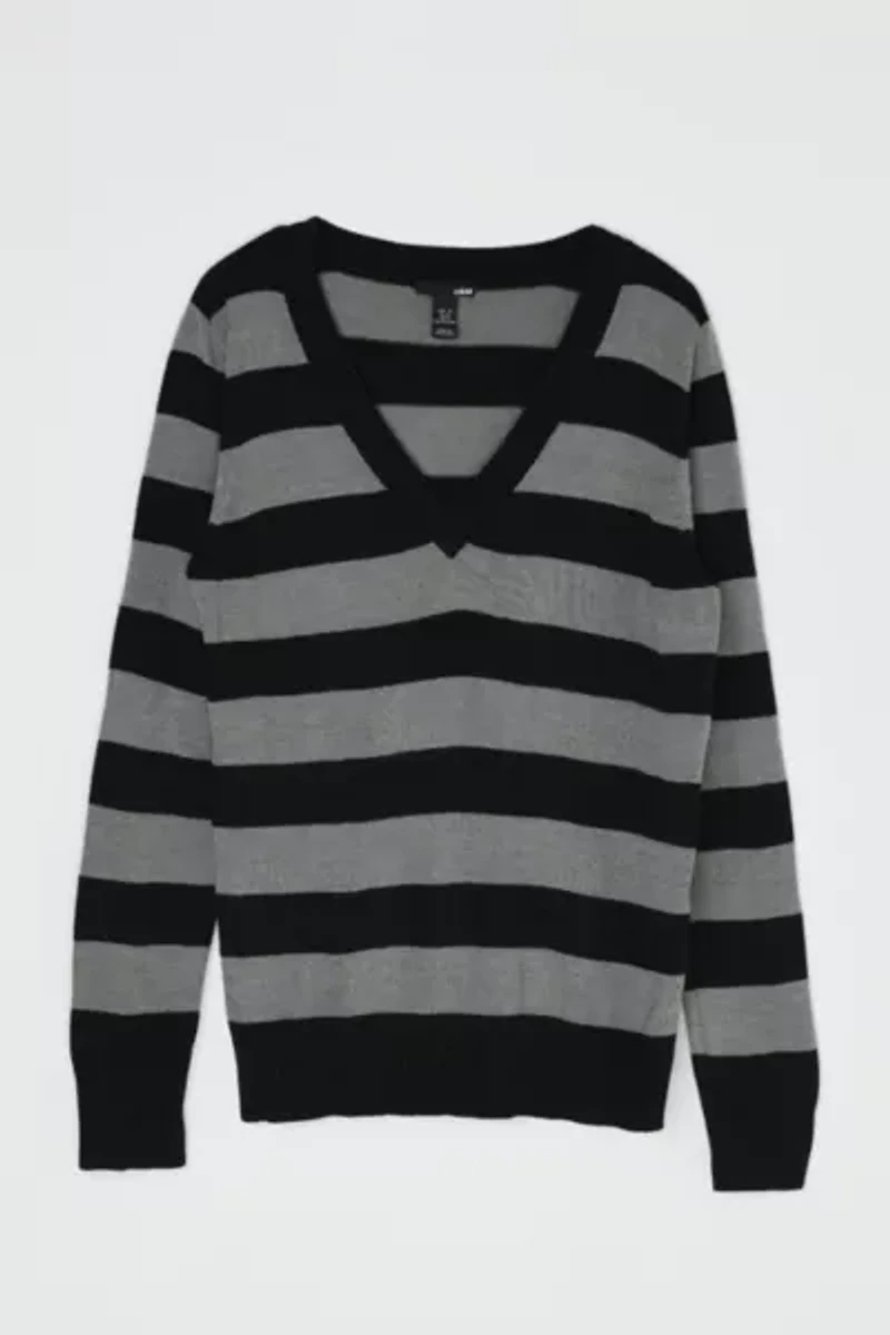 Vintage Y2k Black & Grey Striped V-Neck Sweater