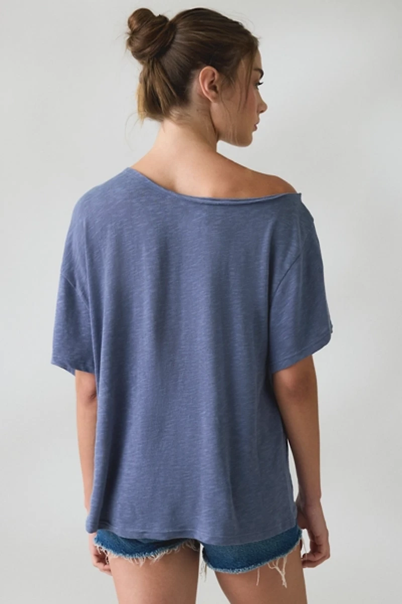 BDG Courtney Graphic Off-The-Shoulder Oversized Tee