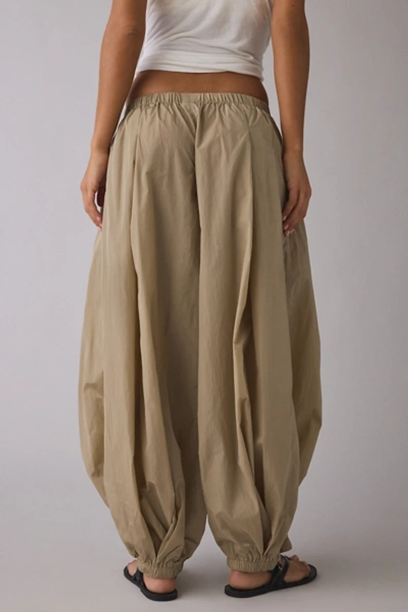 BDG Cloud Low-Rise Baggy Balloon Pants