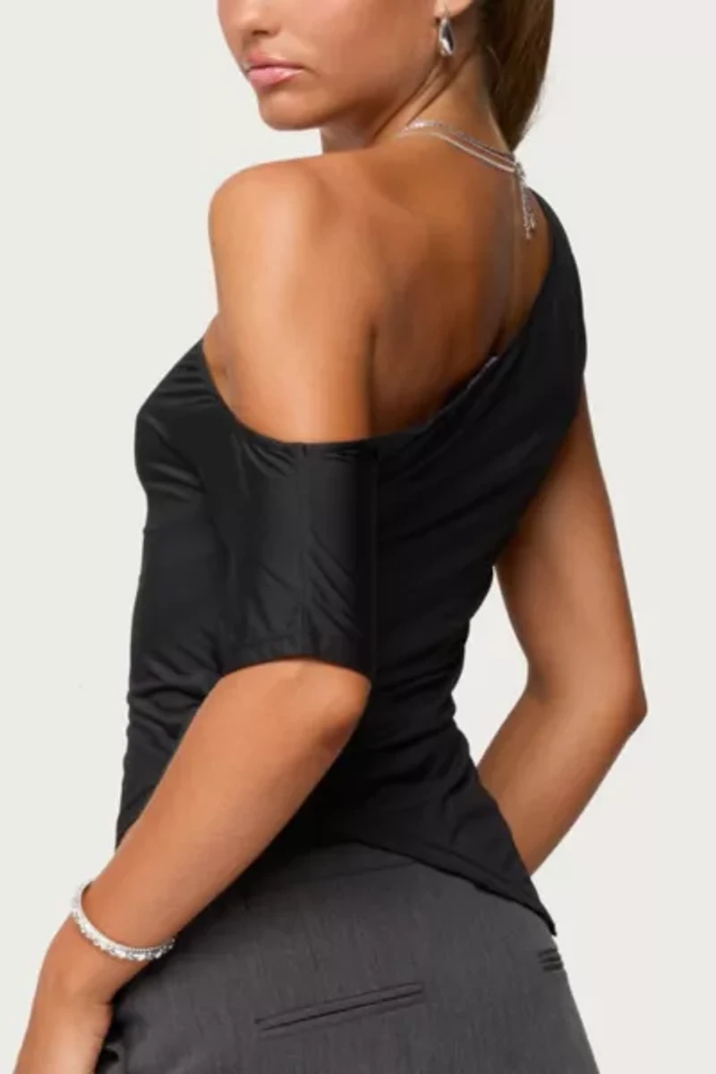 Edikted Katana Asymmetric Off Shoulder Top