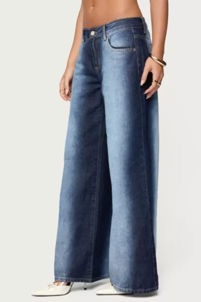 Edikted Ema Bleach Washed Low Rise Jeans