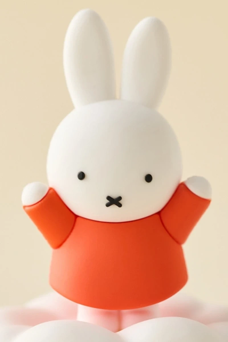 Smoko Miffy & Melanie In The Sky Blind Box Figure