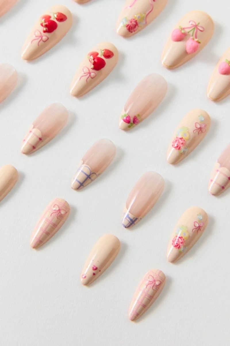 Never Have I Ever X For Love & Lemons UO Exclusive Press-On Faux Nail Set