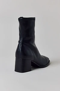 Steve Madden Pammy Block Heel Ankle Boot