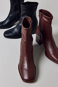 Steve Madden Pammy Block Heel Ankle Boot