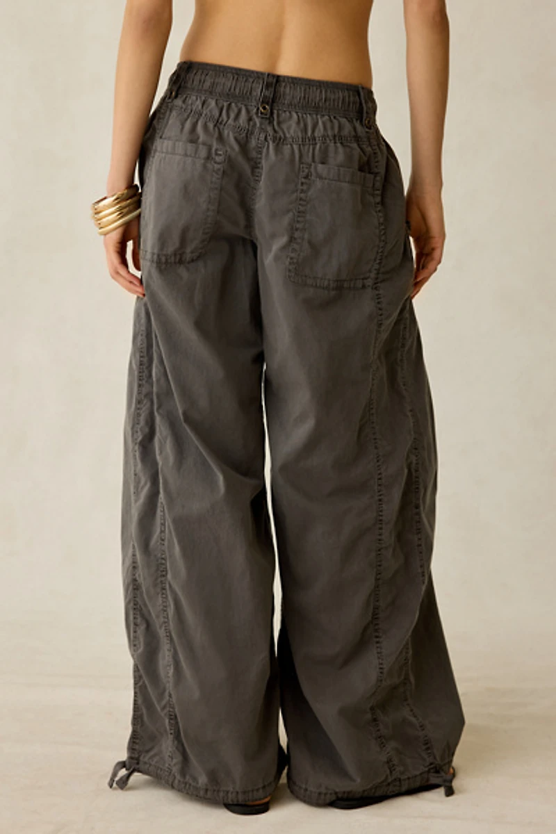 BDG Sunridge Mid-Rise Cargo Balloon Pant
