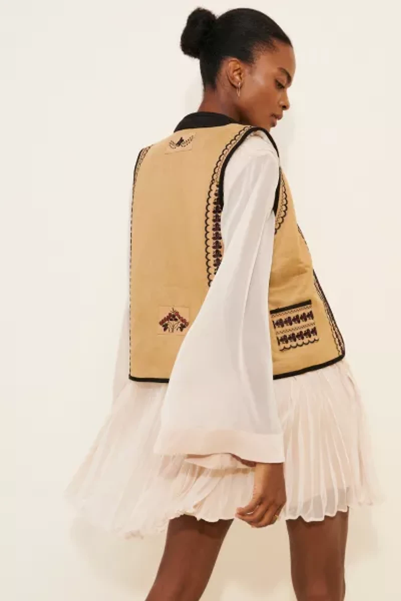 4SI3NNA Embroidered Sherpa Vest