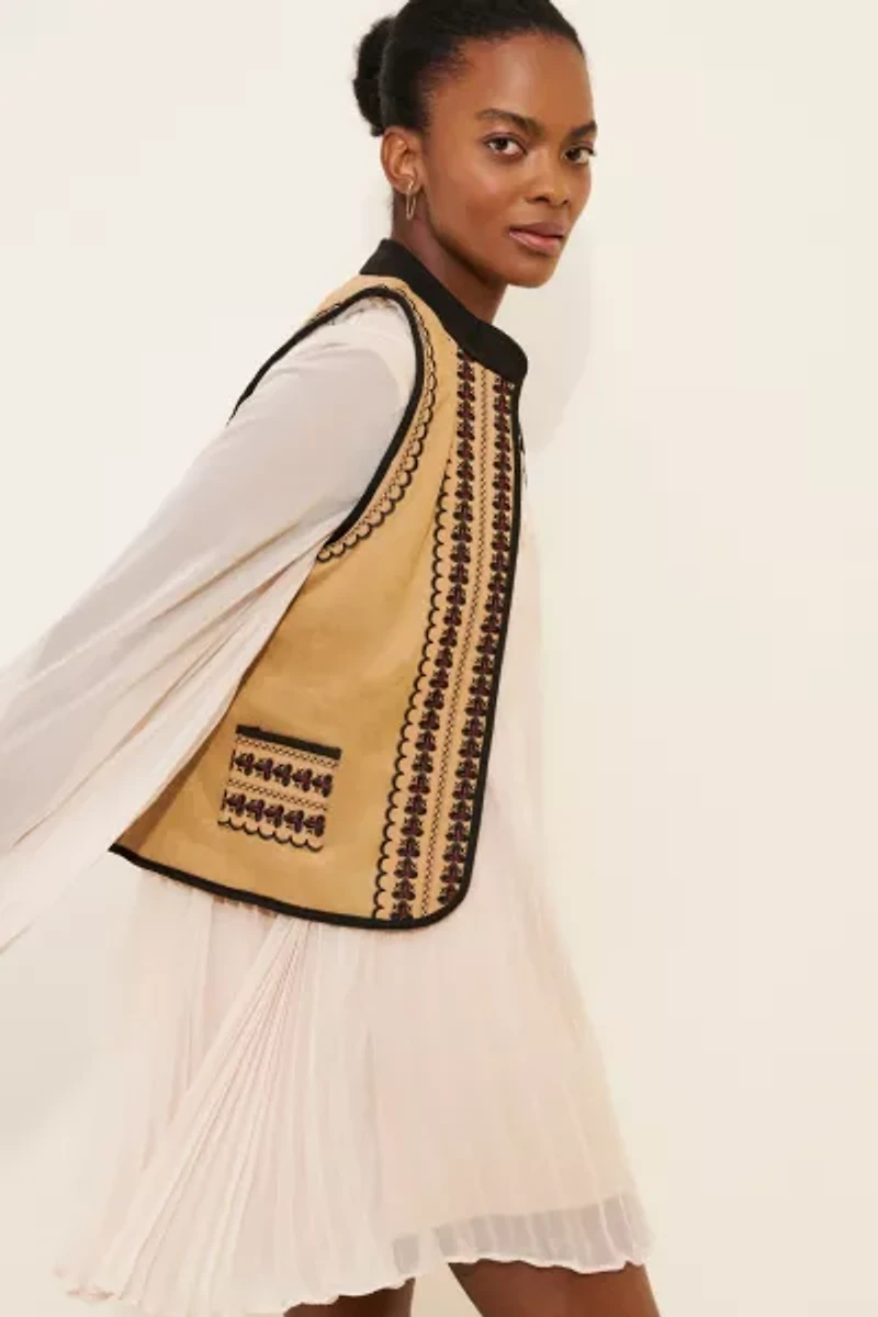 4SI3NNA Embroidered Sherpa Vest