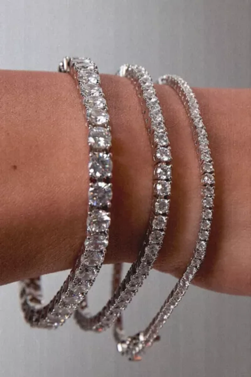 The M Jewelers Medium Essential Tennis Bracelet