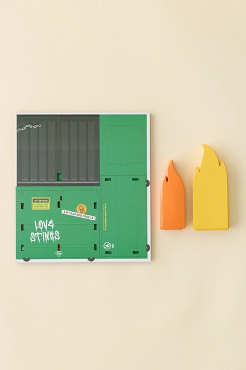 Fred & Friends Dumpster Fire Pencil Holder & Notepad Set