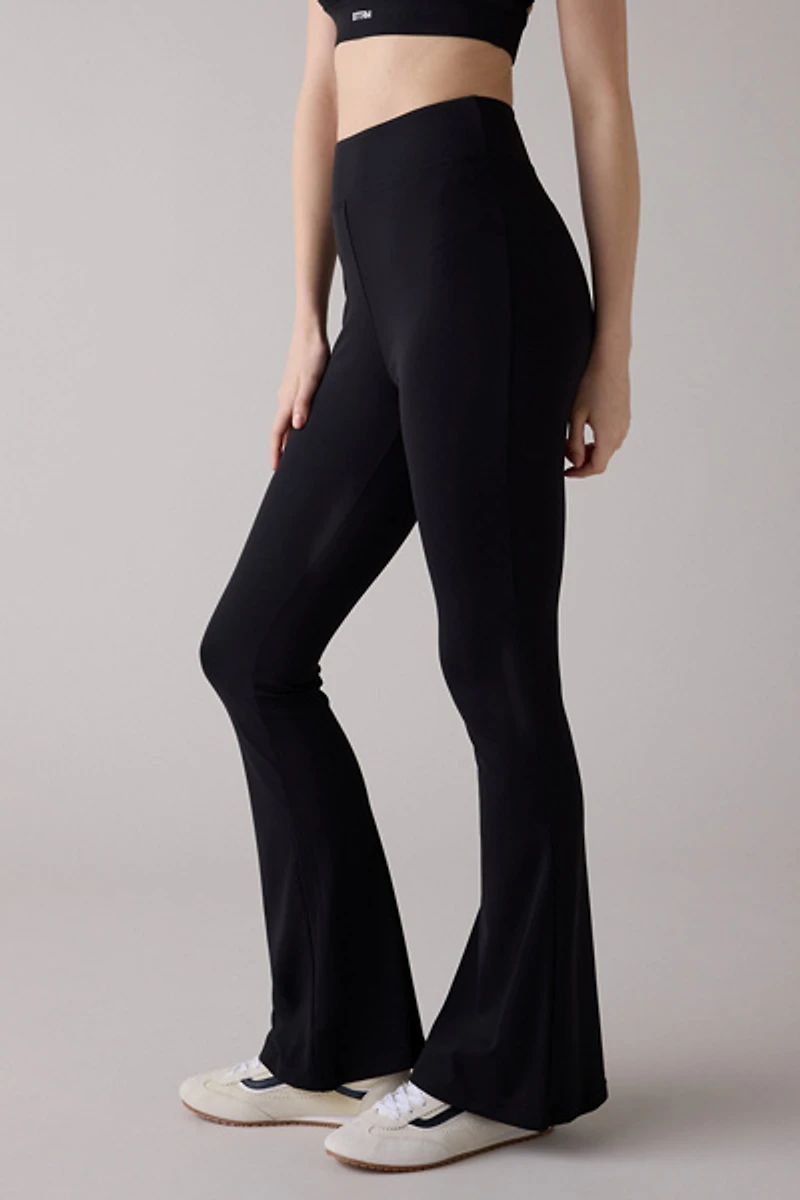 BetterMe High-Waisted Flare Legging