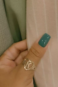 The M Jewelers Silver Cutout Flower Heart Letter Ring