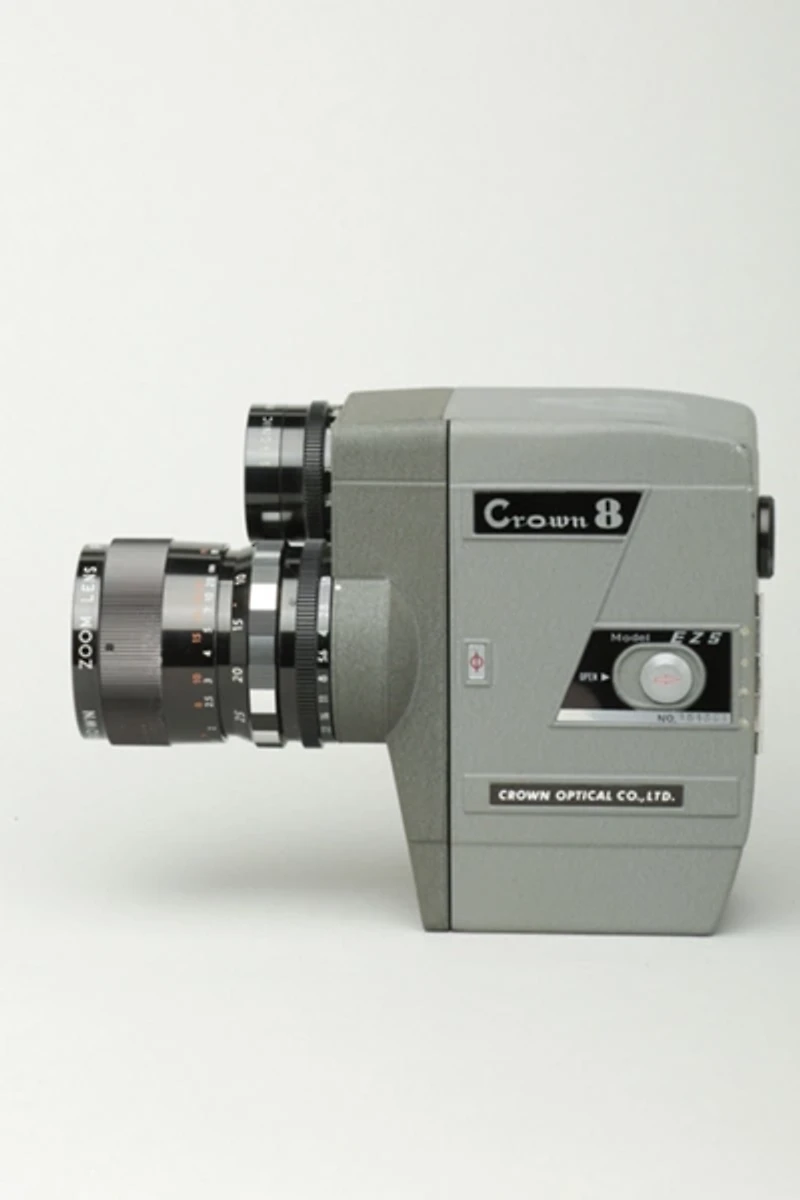 Acme Camera Co. Vintage Crown 8 Model EZS 8mm Movie Camera