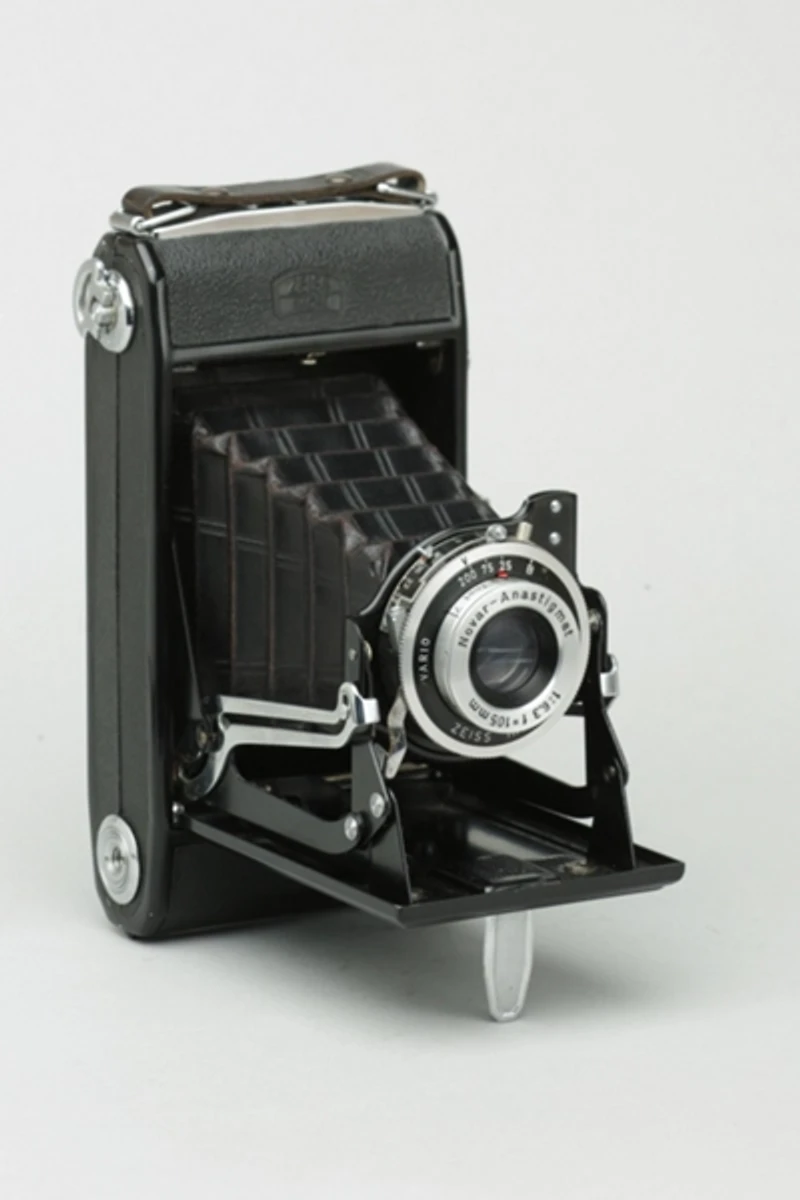 Acme Camera Co. Vintage Zeiss Ikon Nettar 515/2 Folding Camera