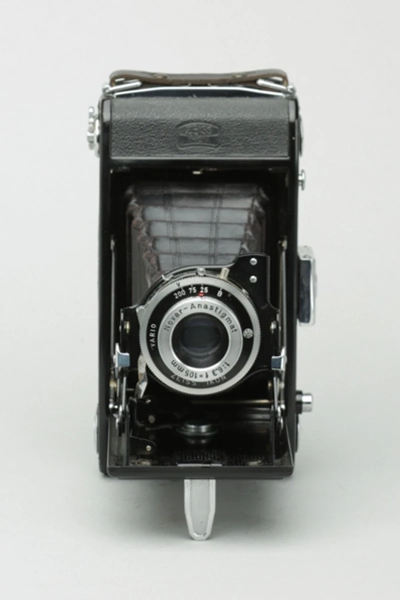 Acme Camera Co. Vintage Zeiss Ikon Nettar 515/2 Folding Camera