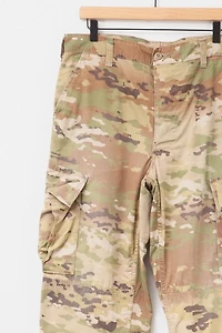 Vintage Y2K Distressed Speckled Camouflage Rip-Stop Cargo Pants