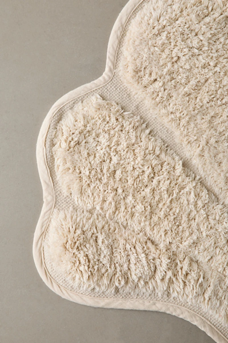 Seashell Shaped Hilo Tufted Rug