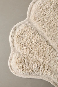 Seashell Shaped Hilo Tufted Rug