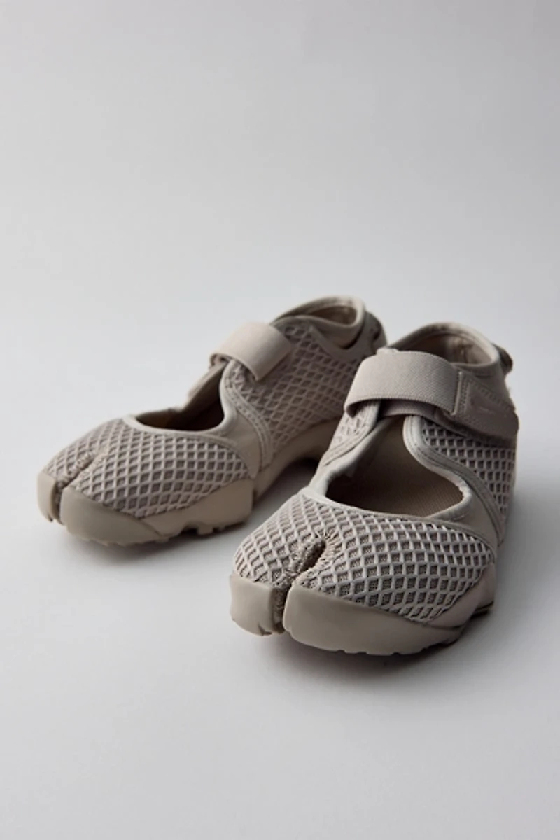 Nike UO Exclusive Women's Air Rift Sneaker