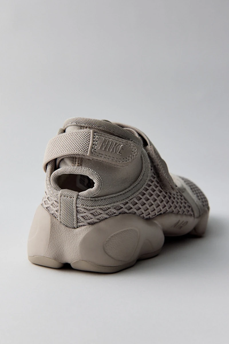 Nike UO Exclusive Women's Air Rift Sneaker